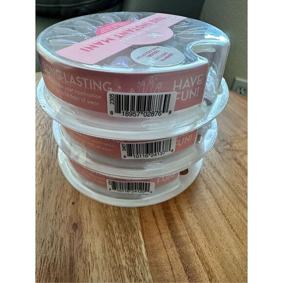 Olive & June The Instant Mani 3 Pack of Press on Nails New Medium Length - Picture 3 of 3